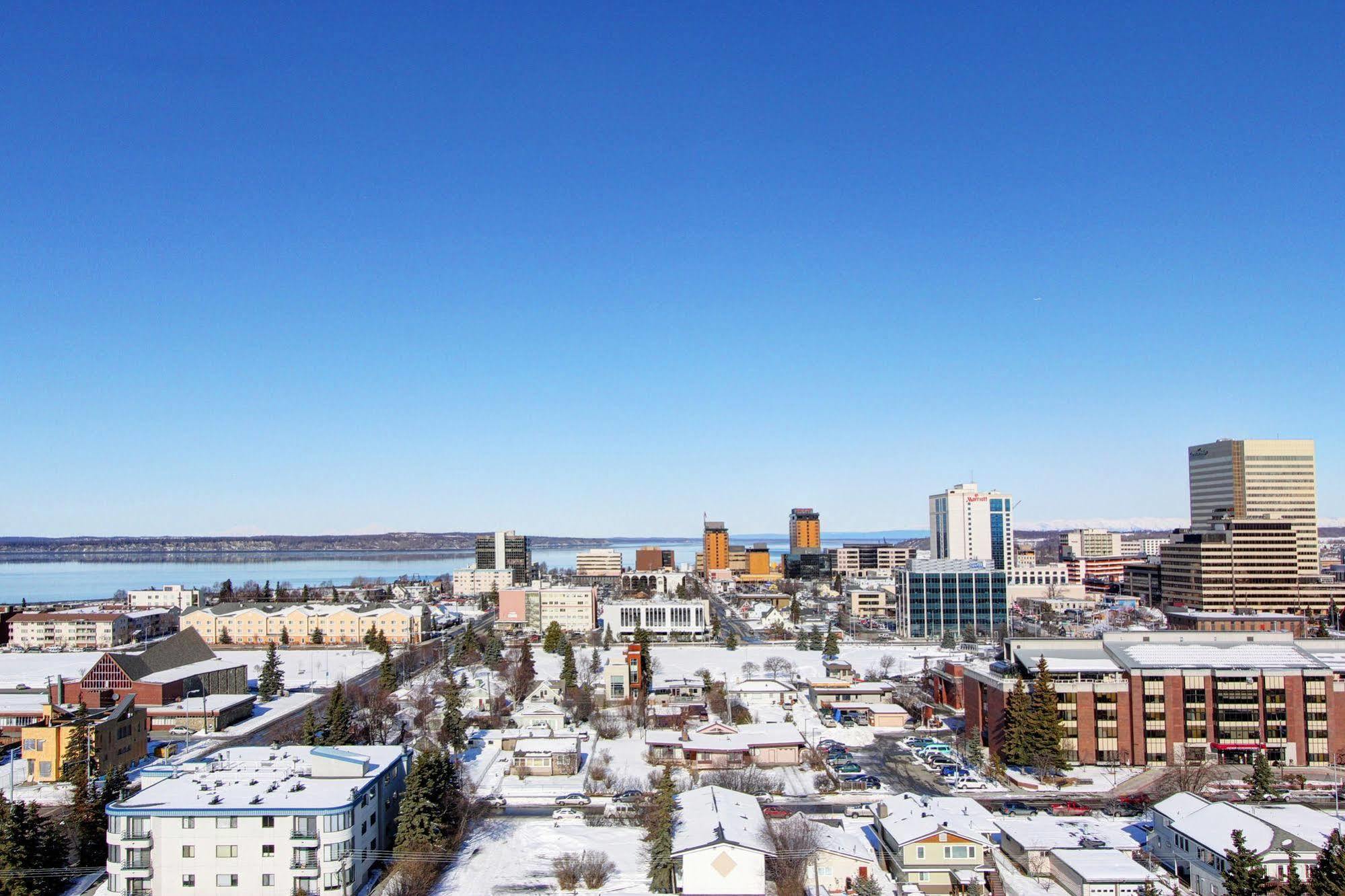Inlet Tower Hotel & Suites Анкоридж Экстерьер фото